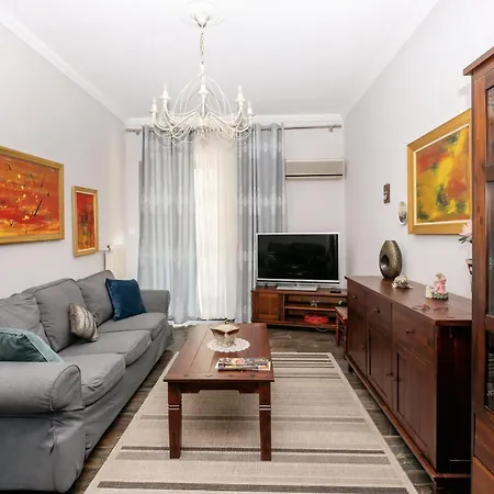 Charming & Authentic Gem - Walk To Port & Shops! Πάτρα