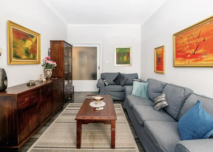 Apartamento Charming & Authentic Gem - Walk To Port & Shops! Patras